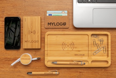 Logotrade Firmengeschenke das Foto: Bambus Schreibtisch-Organizer mit 5W Wireless Charger