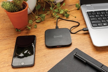 Logotrade Logogeschenke das Foto: Wireless-5W-Charging-Pad