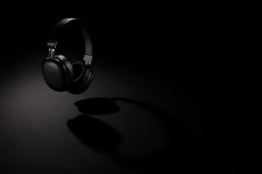 : Swiss Peak Pro Wireless Headphone