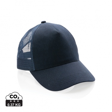 Logotrade Logogeschenke das Foto: Impact AWARE™ 190gr Brushed rCotton 5 Panel Trucker-Cap