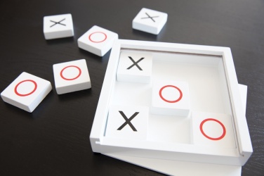 Logotrade werbemittel das Foto: Deluxe Tic Tac Toe Spiel