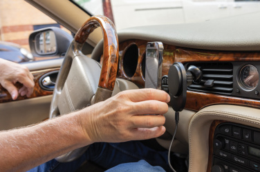 Logotrade Werbegeschenke das Foto: PowerCruze magnetischer 15W Autohalter aus RCS rec. ABS