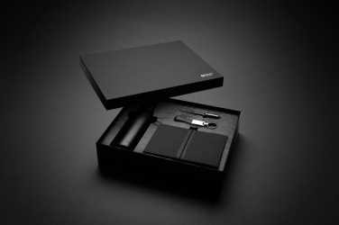 Logotrade Werbegeschenke das Foto: Swiss Peak RCS Deluxe Business-Set mit Flasche