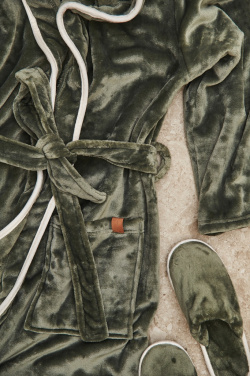 Logo trade meened foto: VINGA Louis luksuslik plüüsist hommikumantel, suurus S-M