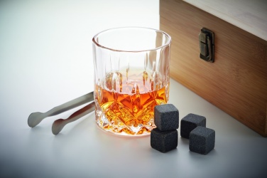 Logo trade ärikingid foto: Viskiklaaside komplekt puidust karbis