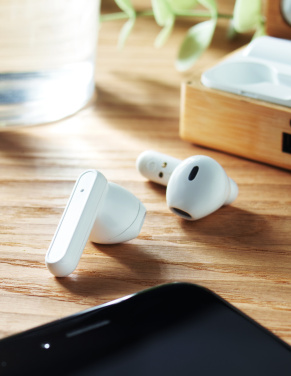 Logotrade firmakingid pilt: OREBAM TWS kõrvaklapid bambusest ümbrises