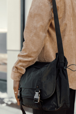 Logotrade reklaamtoote foto: KENTO URBAN RCS taaskasutatud nailonist õlakott