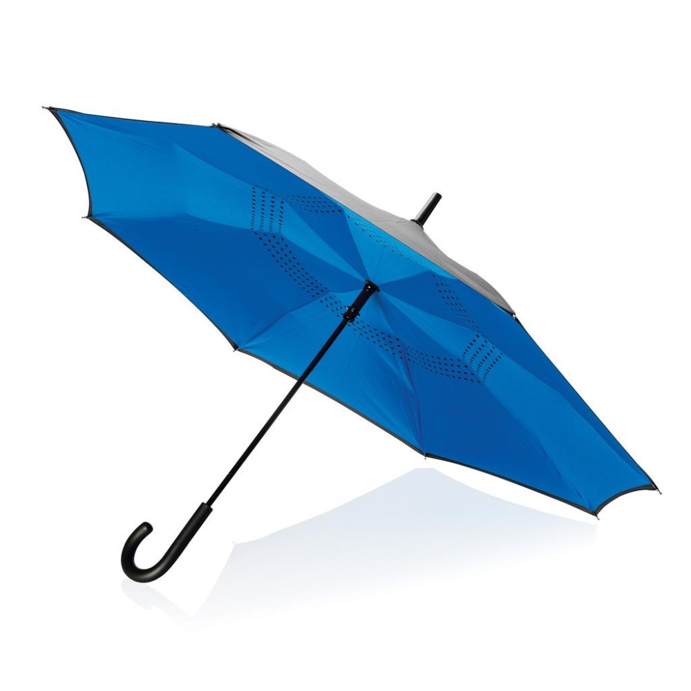 Logotrade mainoslahja tuotekuva: 23” manuaalisesti käännettävä sateenvarjo Xindao, musta - sininen