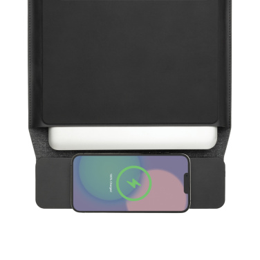 Logotrade Ideja dāvanas foto: Swiss Peak 15W magnētiskais klēpjdatora maciņš 14-15,6"