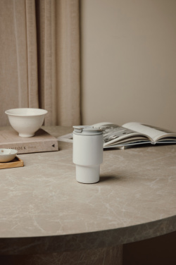 Logotrade korporatīvās dāvanas foto: VINGA Nagano RCS krūze līdzņemšanai 350 ml