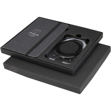 Logotrade biznesa dāvanas foto: Kern A6 cieto vāku piezīmju grāmatiņas un MagSafe maka dāvanu komplekts