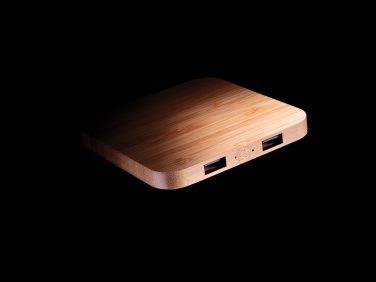 Лого трейд бизнес-подарки фото: Беспроводное зарядное устройство Bamboo 10 Вт с USB-портом