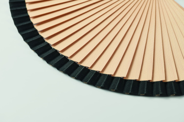 Лого трейд бизнес-подарки фото: Wooden hand fan