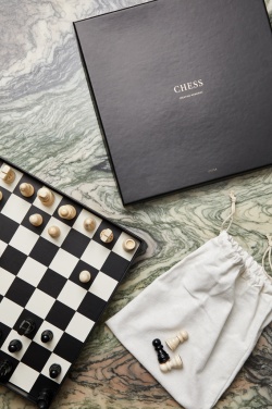 Logotrade profilreklam bild: VINGA Chess coffe table game