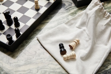 Logotrade presentreklam bild: VINGA Chess coffe table game