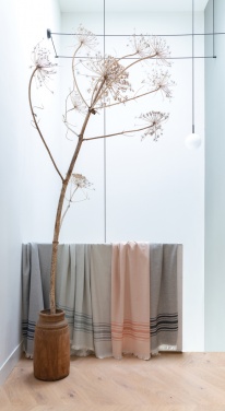 Logotrade profilreklam bild: Ukiyo Yumiko AWARE™ Hammam handduk 100x180cm