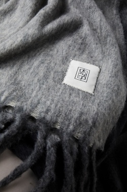 Logotrade reklamprodukter bild: Vinga Saletto wool blend pläd