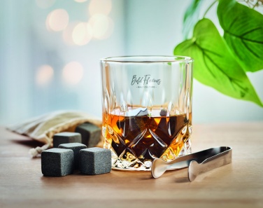 Logotrade reklamprodukter bild: Whiskeyset i bambulåda