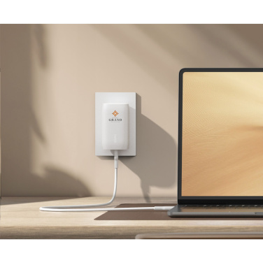 Logotrade presentreklam bild: Belkin BoostCharge 3-ports väggladdare