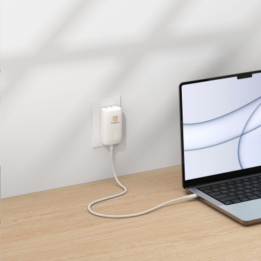 Logotrade reklamprodukter bild: Belkin BoostCharge 3-portars väggladdare