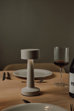 Logotrade presentreklam bild: VINGA Maris RCS återvunnen plast bordslampa