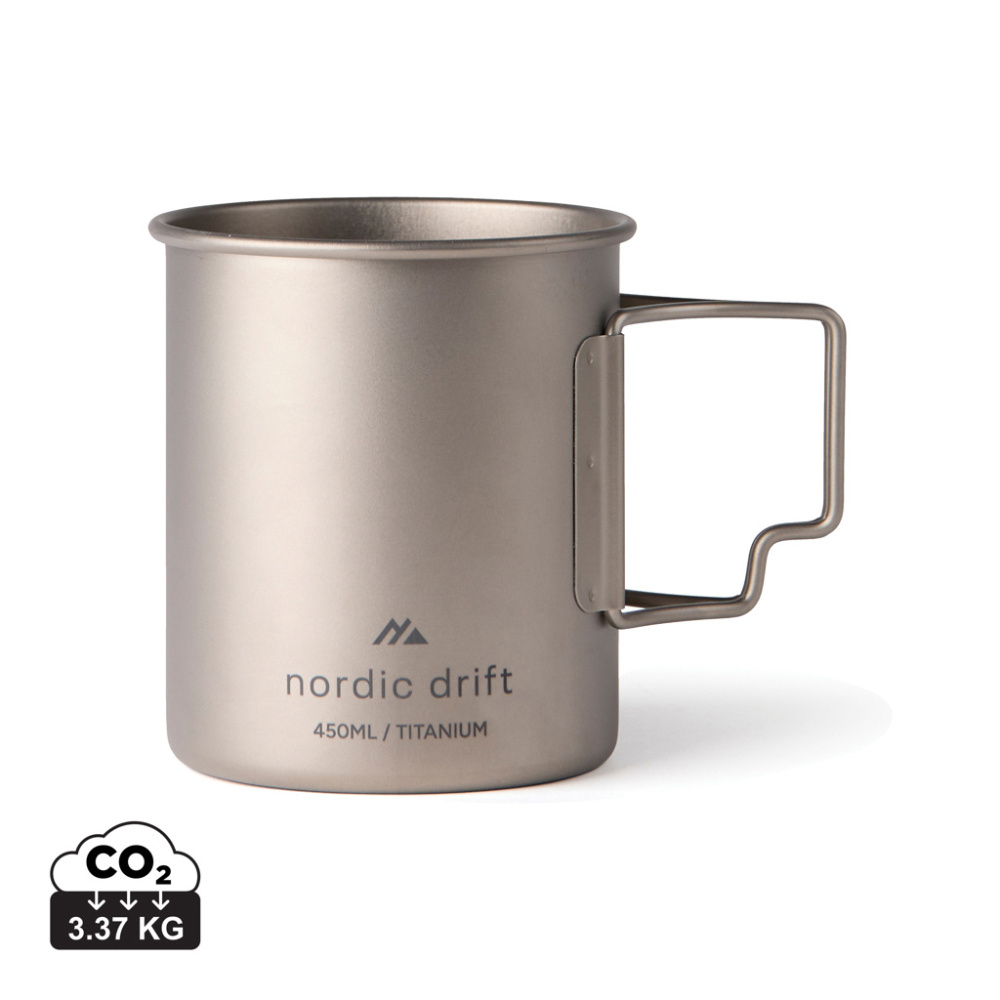 Logotrade presentreklam bild: Nordic Trail ultralätt titaniummugg 450 ml